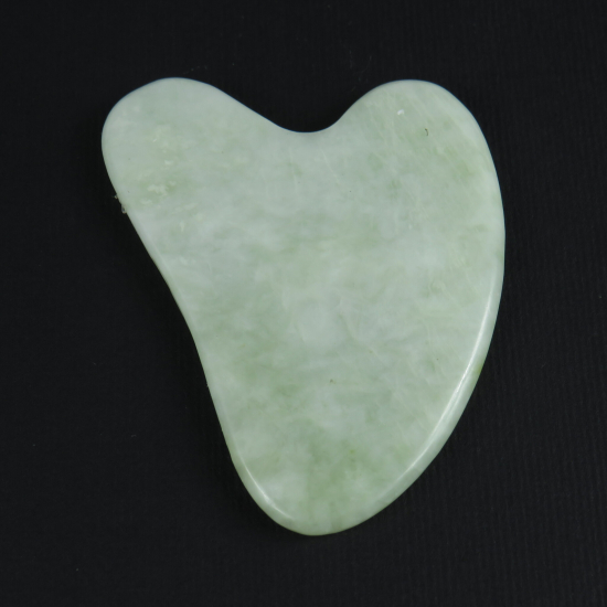 Gua sha Giada cinese a forma di mini cuore
