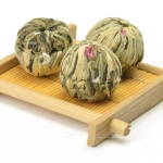 Bouquet floreale - Due draghi e una perla