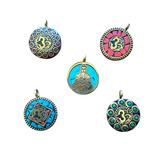 Ciondoli in ottone e pietre