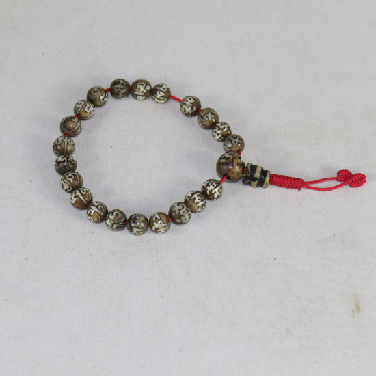 Bracciale Mala Conchiglia con inciso OMPMH 21 grani