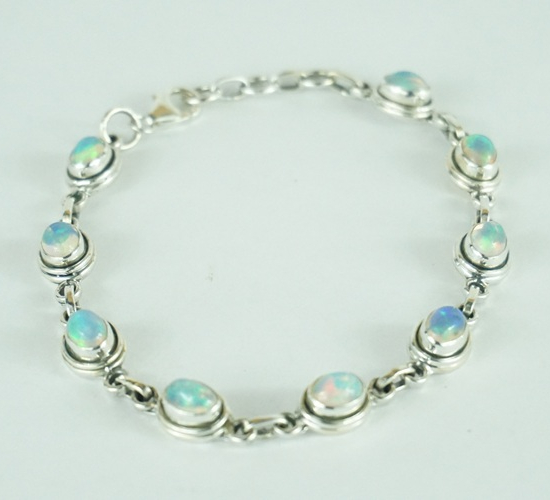 Bracciale in argento con opale