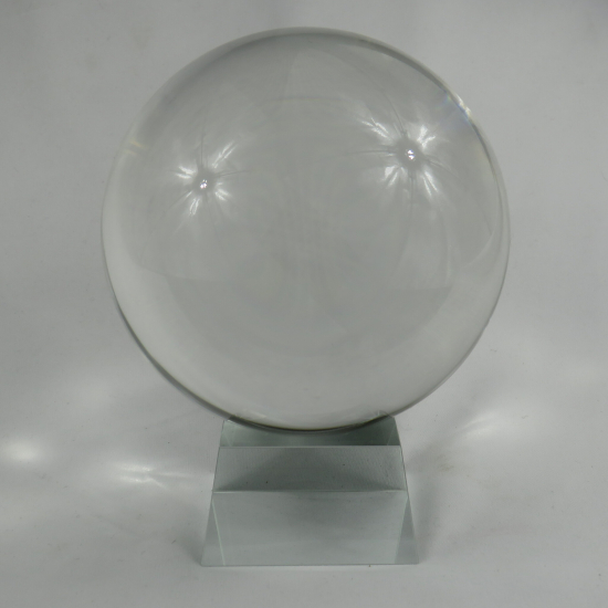 Sfera di cristallo con base in vetro