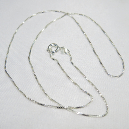 Catenina in argento con maglie 45 cm